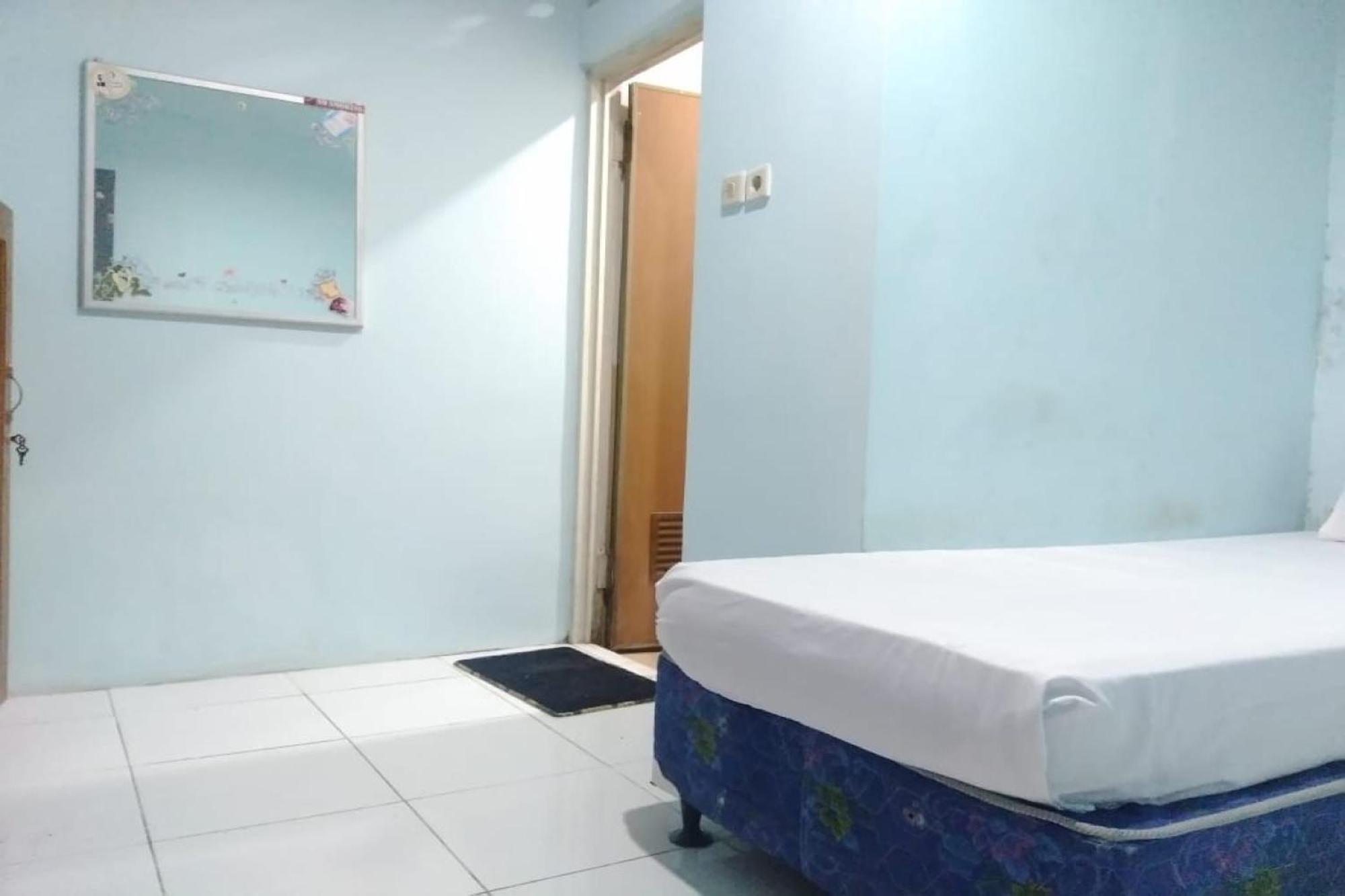 Oyo 90766 Gardenia Boarding House Hotell Purwokerto Exteriör bild