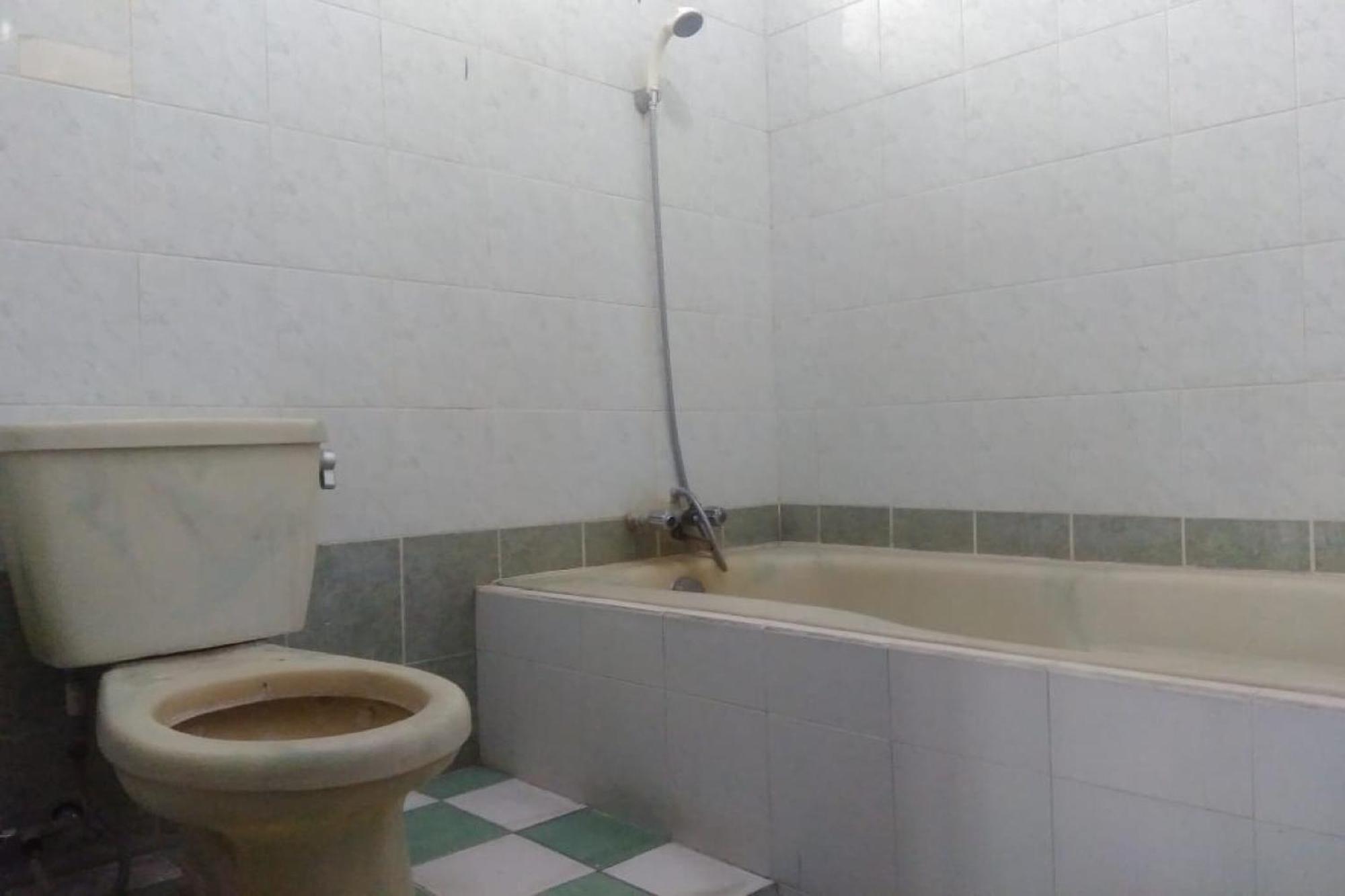Oyo 90766 Gardenia Boarding House Hotell Purwokerto Exteriör bild